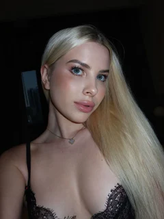 Eva photo 2
