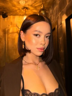 Miriam photo 2